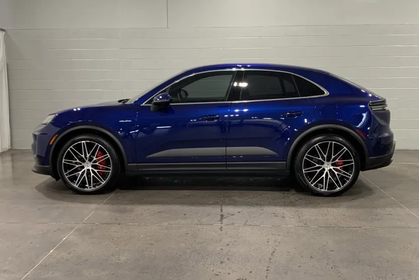 2025 Porsche Macan Electric photo 1
