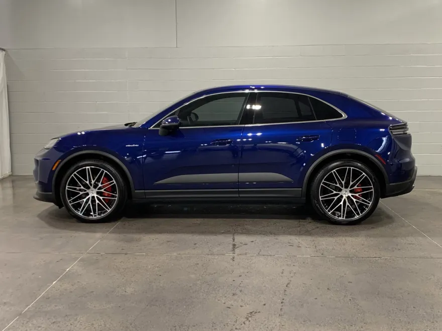 2025 Porsche Macan Electric photo 1