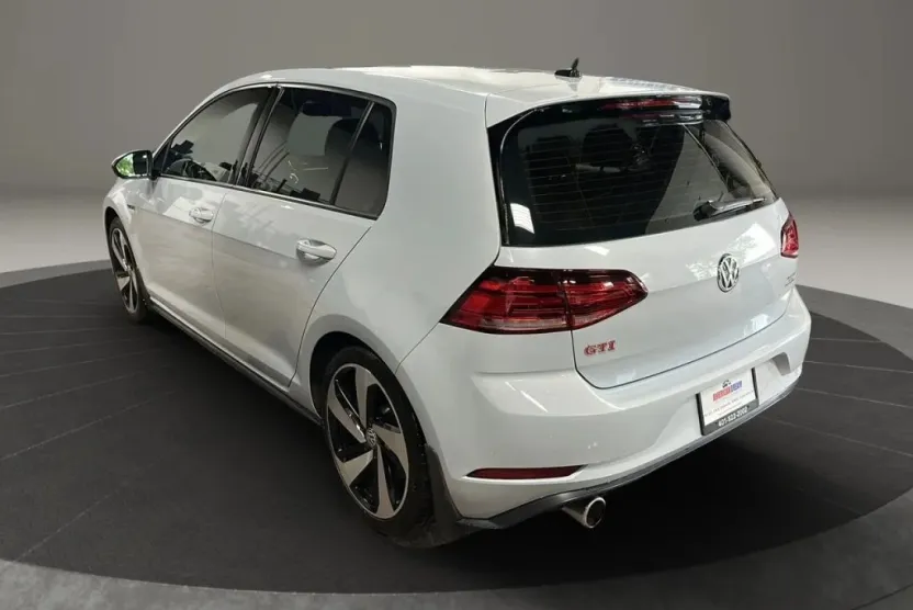 2019 Volkswagen Golf GTI photo 1