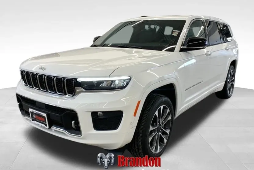 2025 Jeep Grand Cherokee Overland photo 1
