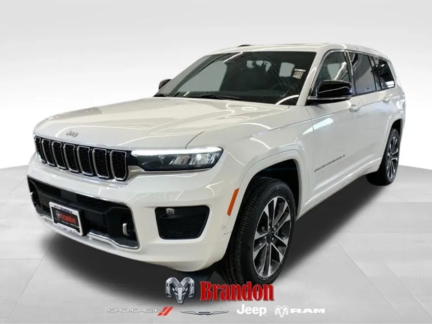 2025 Jeep Grand Cherokee Overland photo 1