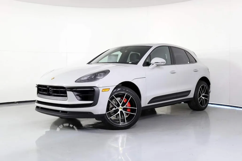 2025 Porsche Macan S photo 1