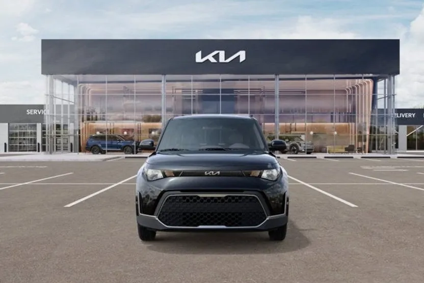 2025 Kia Soul LX photo 1