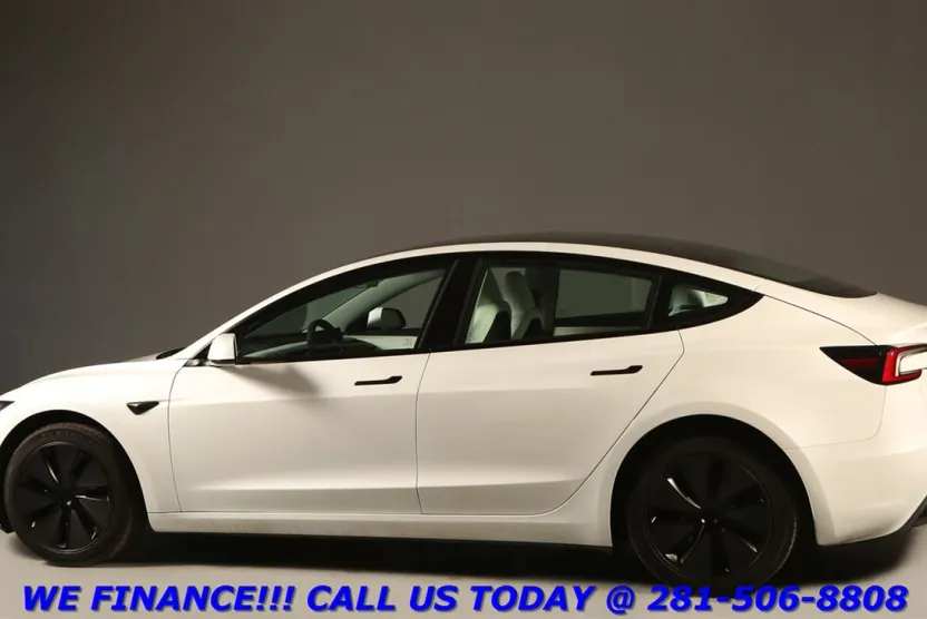 2025 Tesla Model 3 Long Range photo 1
