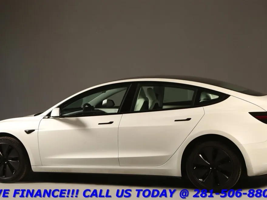 2025 Tesla Model 3 Long Range photo 1