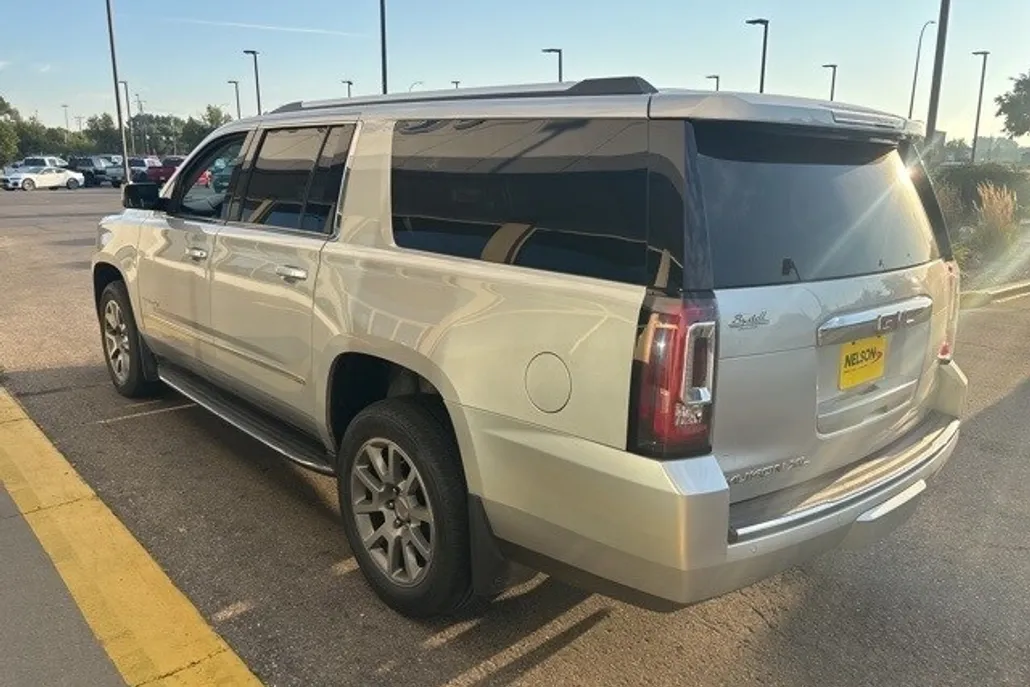 2017 Gmc Yukon XL Denali photo 1