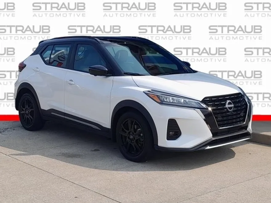 2023 Nissan Kicks SR photo 1