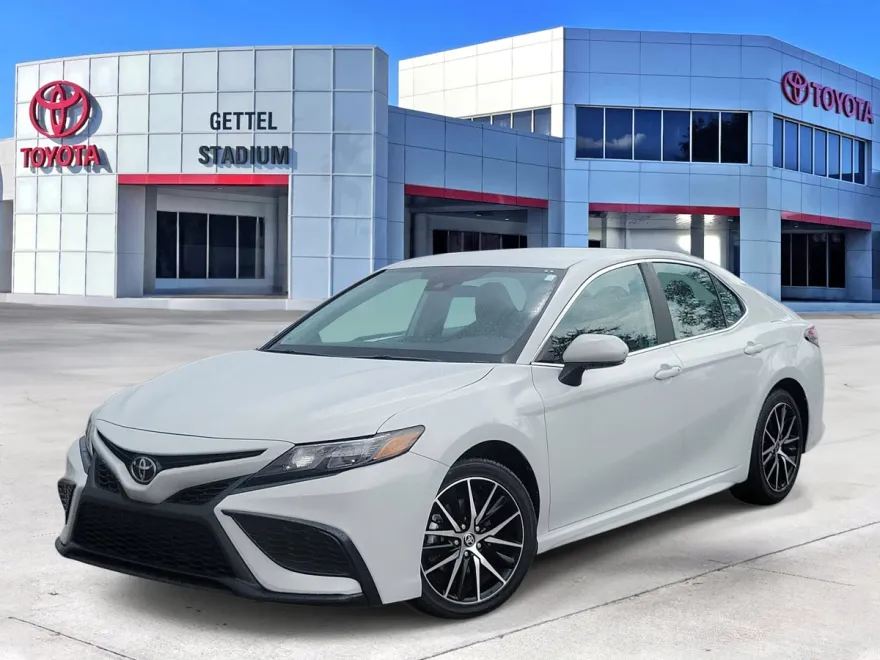 2023 Toyota Camry SE photo 1