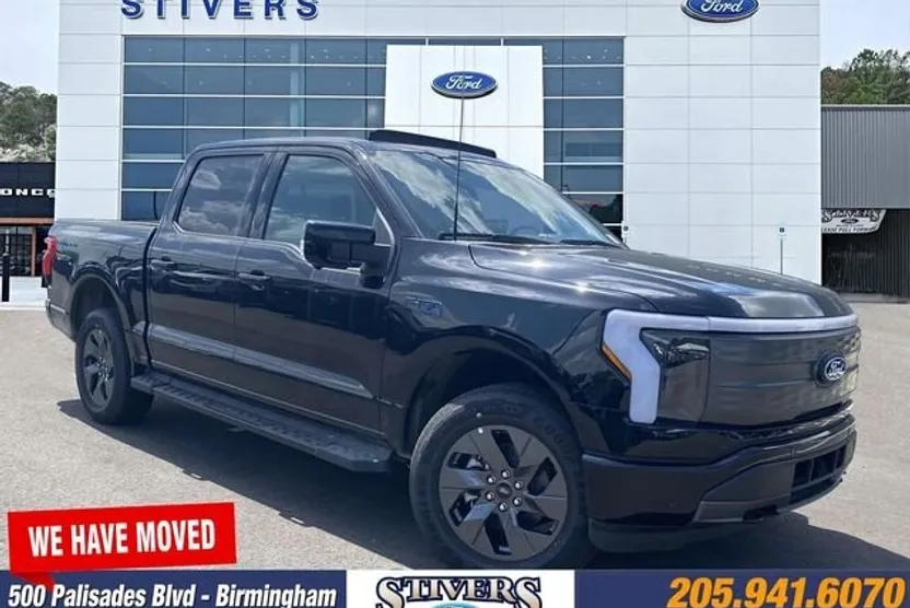 2025 Ford F-150 Lightning Lariat photo 1