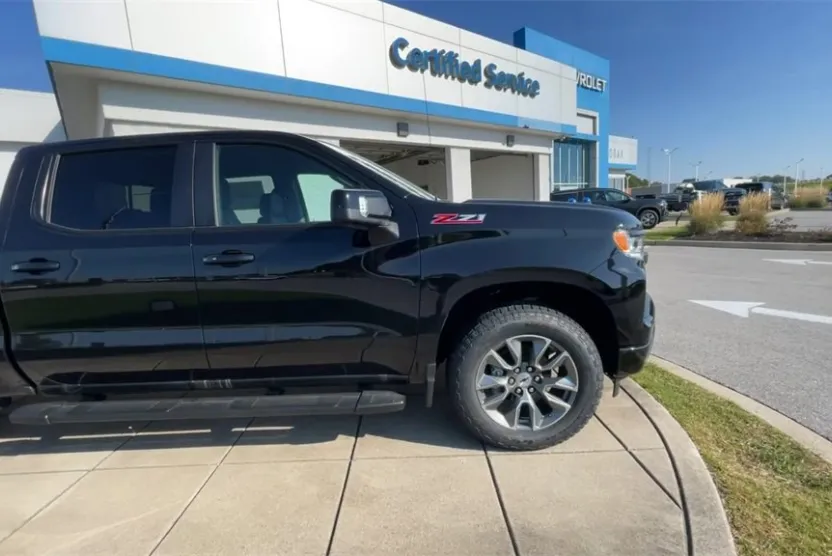 2026 Chevrolet Silverado 1500 RST photo 1