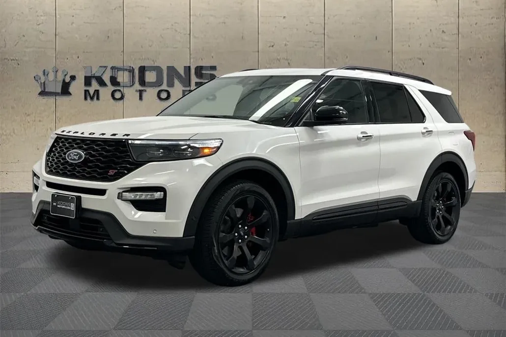2022 Ford Explorer ST photo 1