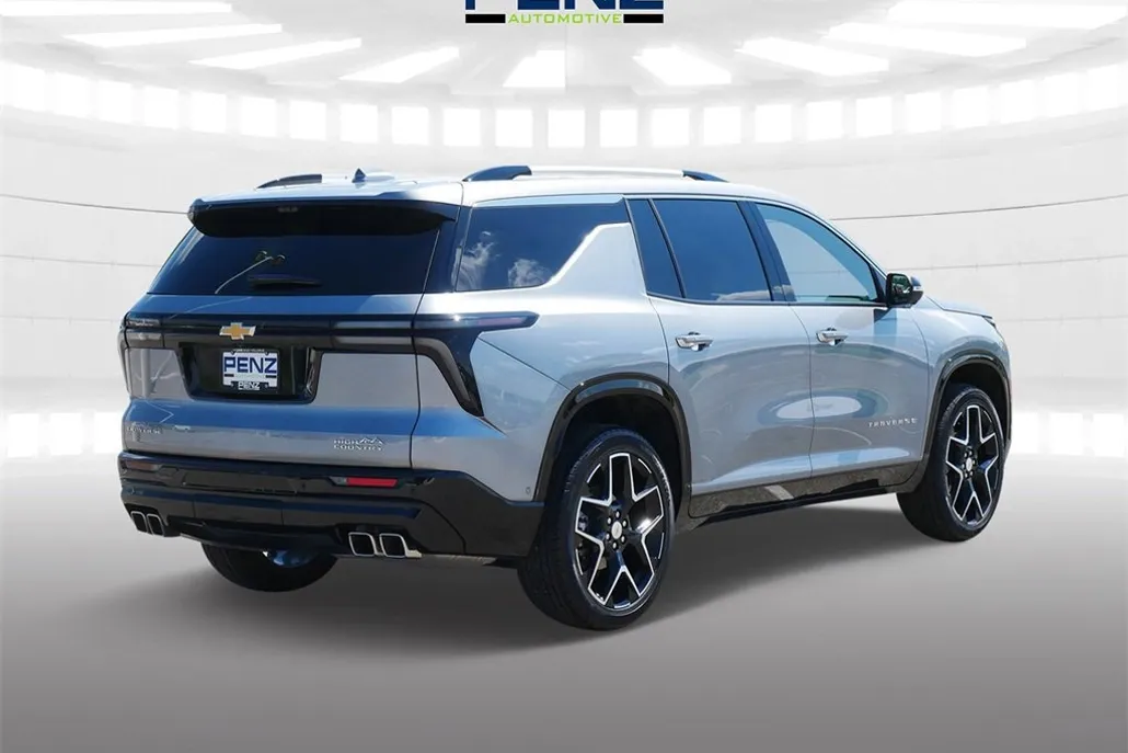 2025 Chevrolet Traverse High Country photo 1