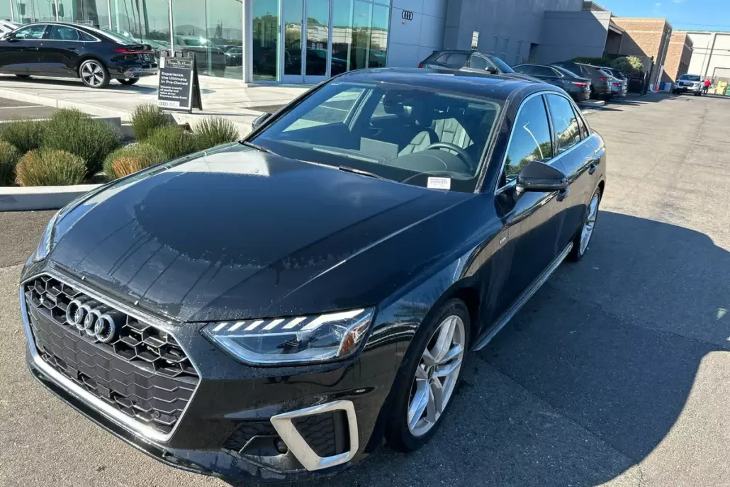2024 Audi A4 S line Premium Plus 45 TFSI Quattro photo 1