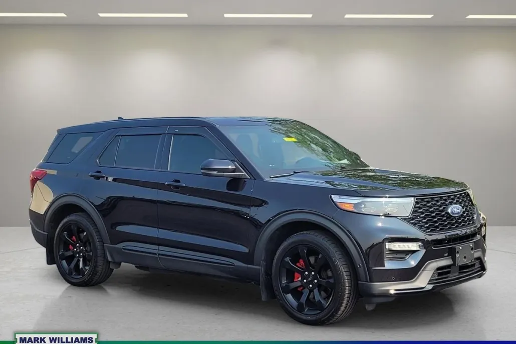 2022 Ford Explorer ST photo 1