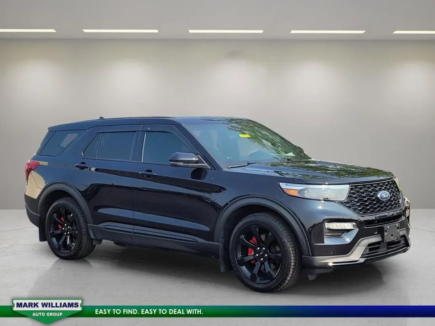 2022 Ford Explorer ST photo 1