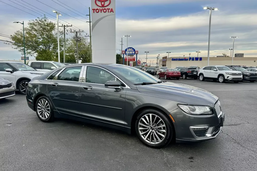 2020 Lincoln MKZ Standard photo 1