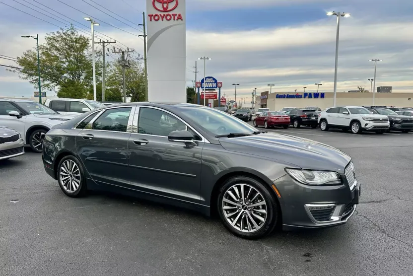 2020 Lincoln MKZ Standard photo 1