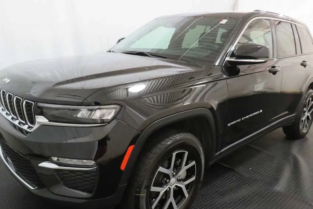 2024 Jeep Grand Cherokee Limited photo 1