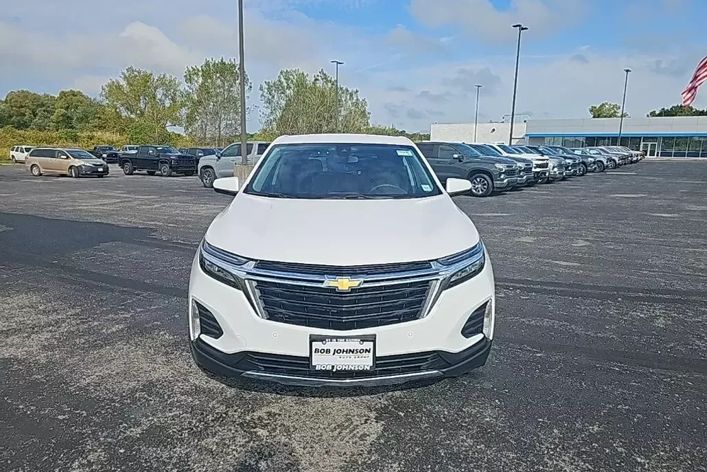 2022 Chevrolet Equinox LT photo 1