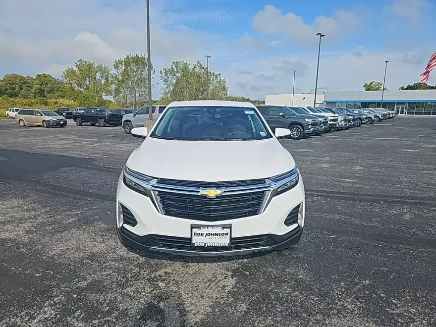 2022 Chevrolet Equinox LT photo 1