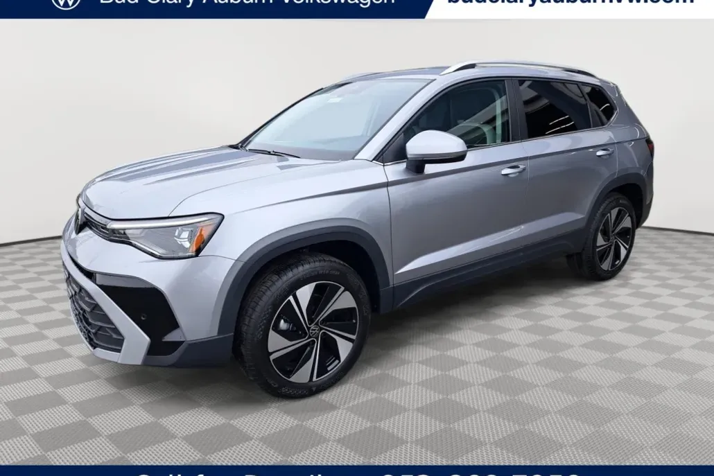 2025 Volkswagen Taos SE photo 1