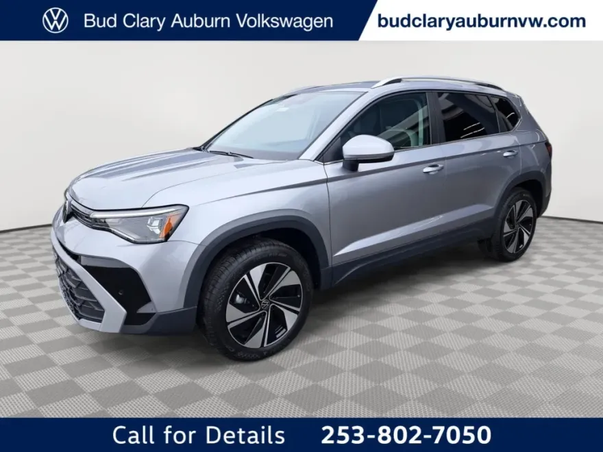 2025 Volkswagen Taos SE photo 1