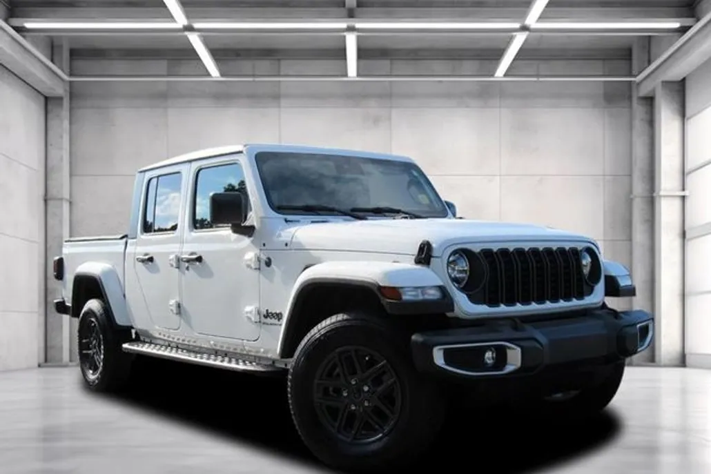 2024 Jeep Gladiator Sport S photo 1