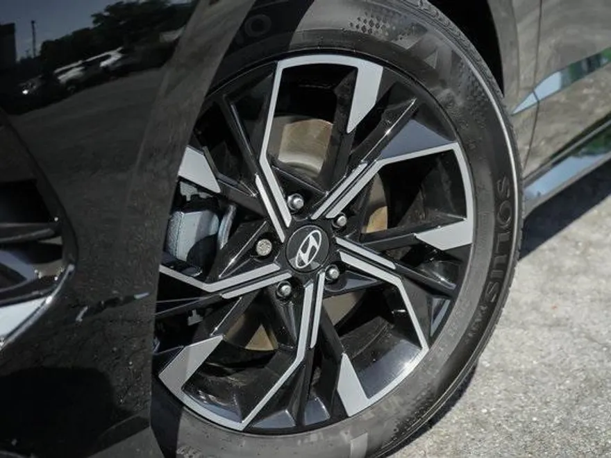 2025 Hyundai Sonata SEL photo 1