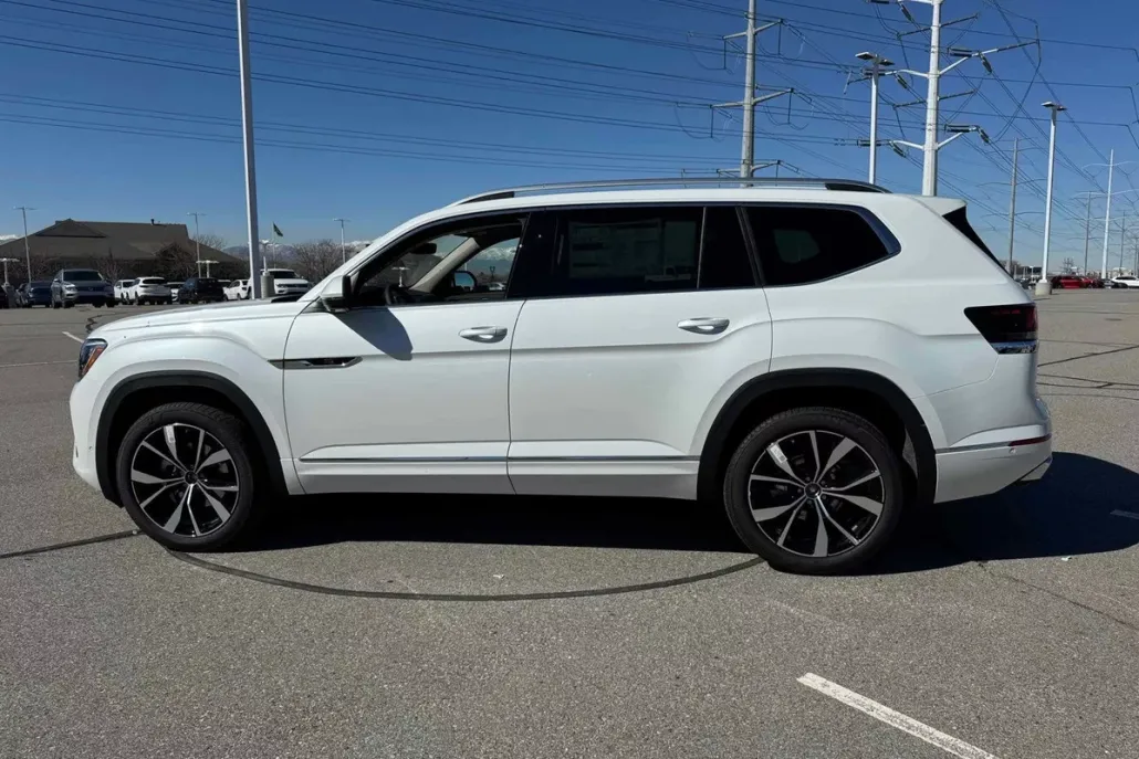 2025 Volkswagen Atlas SEL Premium R-Line photo 1