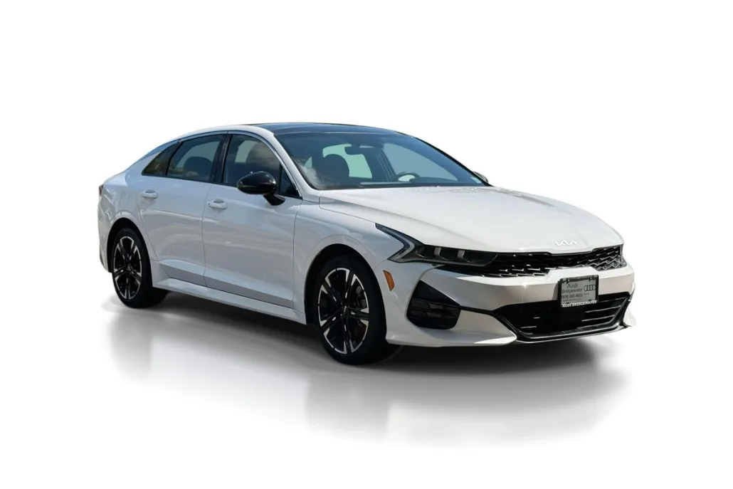 2023 Kia K5 GT-Line photo 1