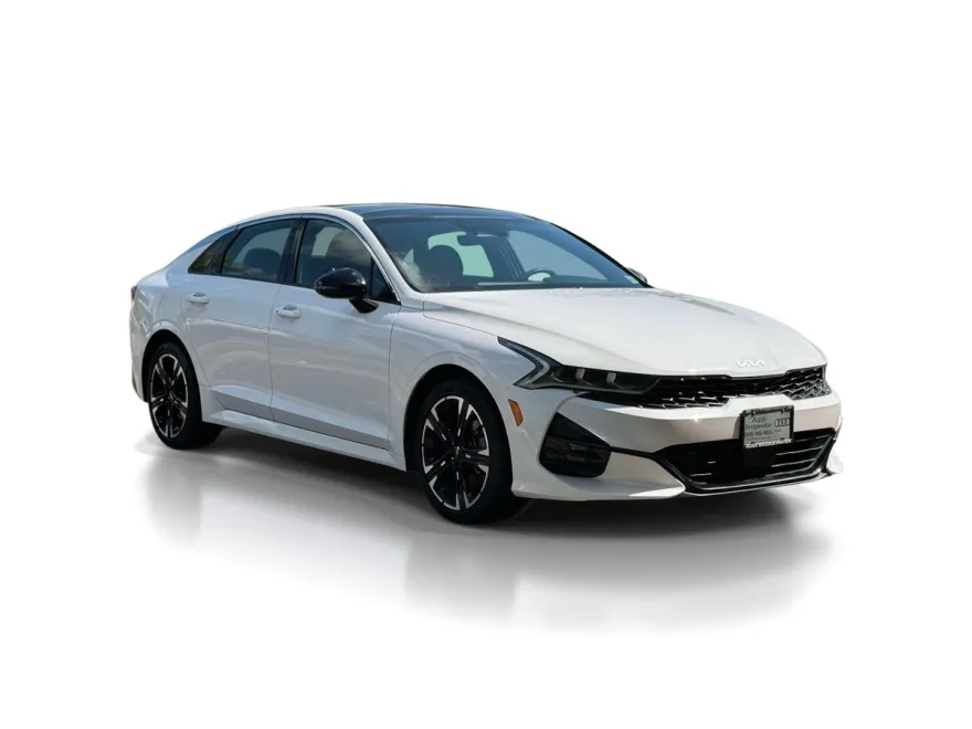 2023 Kia K5 GT-Line photo 1