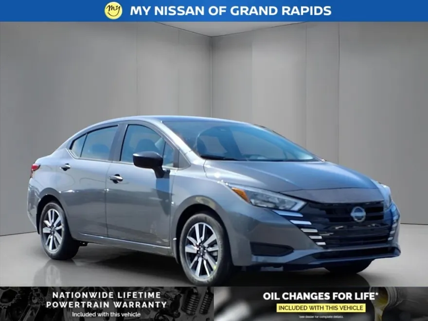 2025 Nissan Versa 1.6 S photo 1