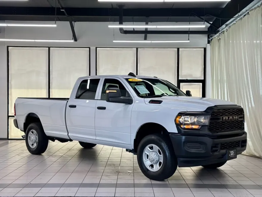2023 Ram 3500 Tradesman photo 1