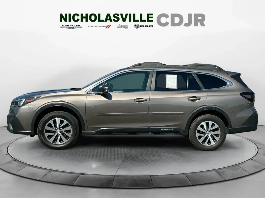 2021 Subaru Outback Premium photo 1