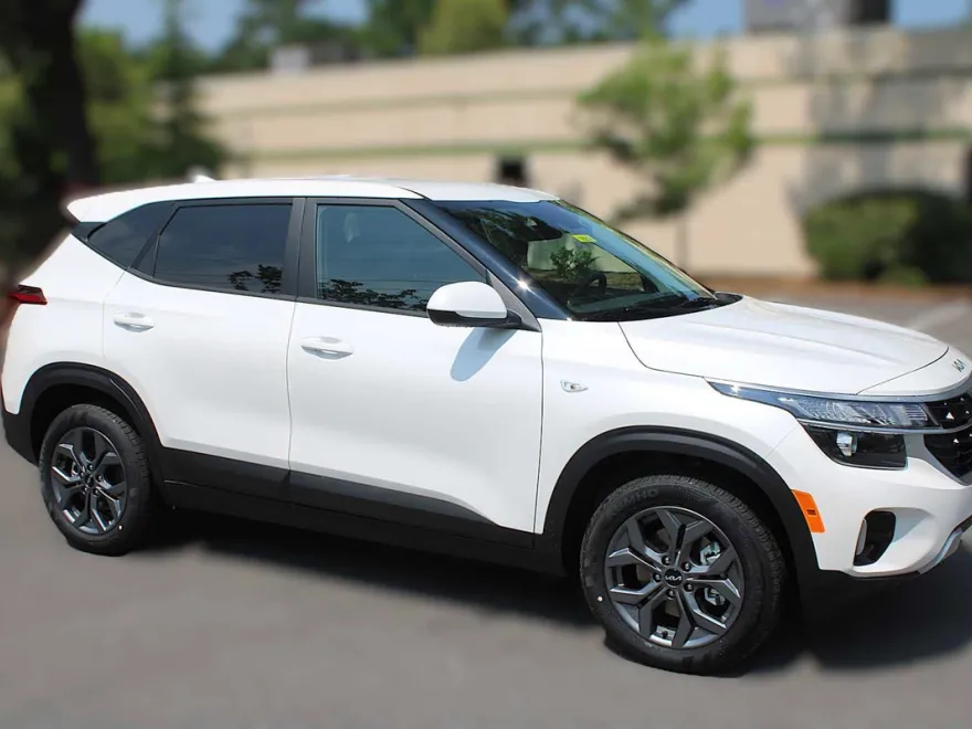 2026 Kia Seltos LX photo 1