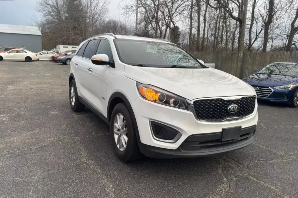 2016 Kia Sorento LX photo 1