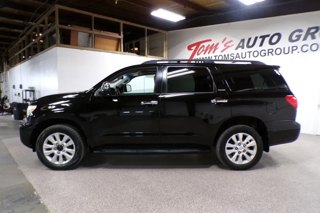 2014 Toyota Sequoia Platinum photo 1
