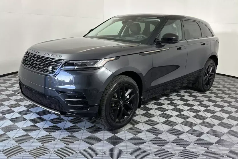 2025 Land Rover Range Rover SE photo 1