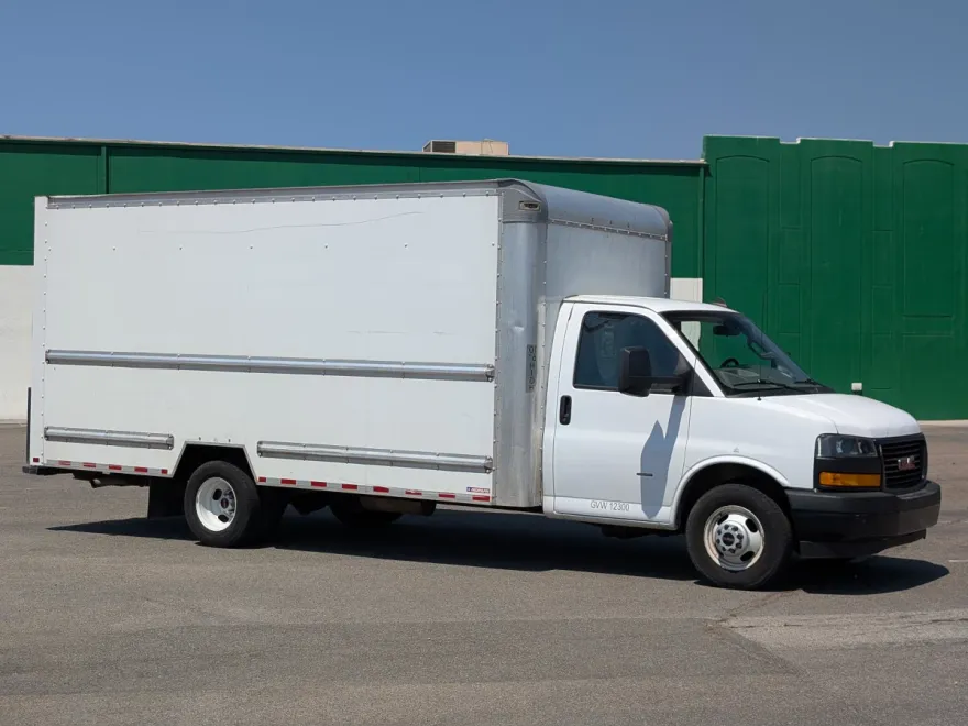 2021 Gmc Savana 3500 Cutaway photo 1