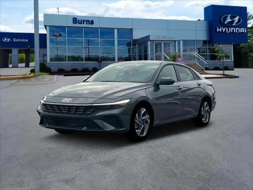 2025 Hyundai Elantra SEL Sport photo 1