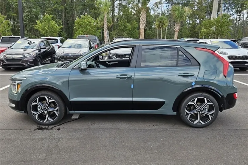 2025 Kia Niro EX Touring photo 1