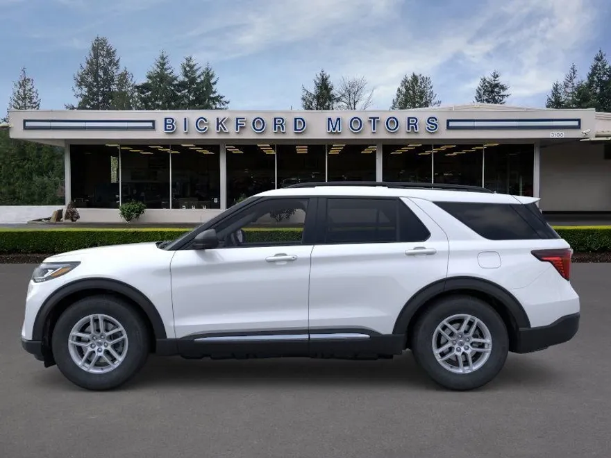 2025 Ford Explorer photo 1