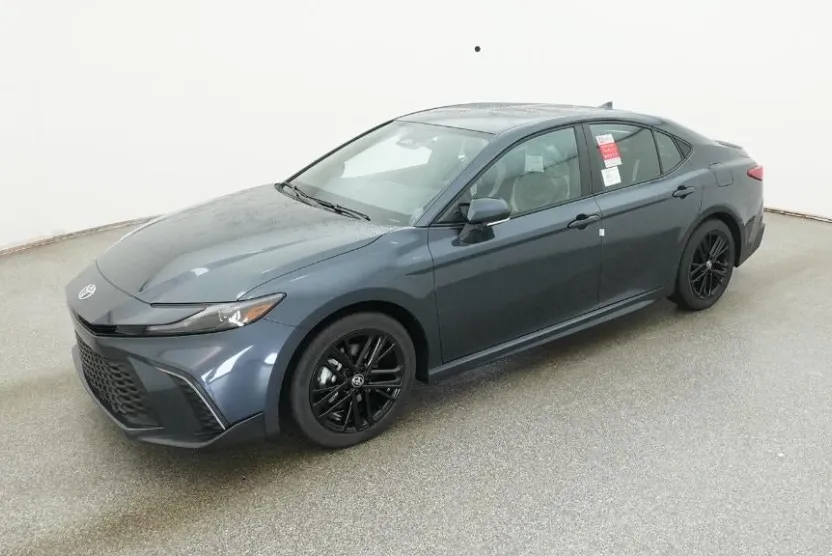 2026 Toyota Camry SE photo 1