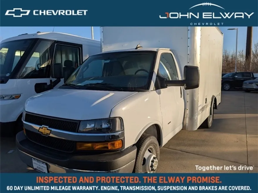 2024 Chevrolet Express Cutaway 3500 photo 1