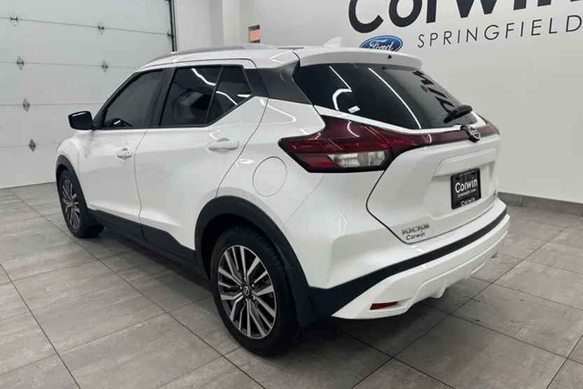 2021 Nissan Kicks SV photo 1