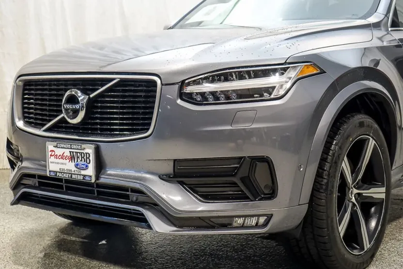 2016 Volvo XC90 T6 R-Design photo 1