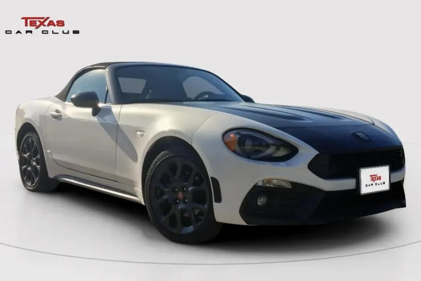 2017 Fiat 124 Spider Abarth photo 1