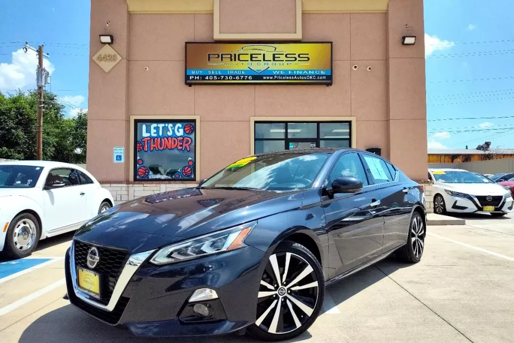 2019 Nissan Altima 2.5 Platinum photo 1