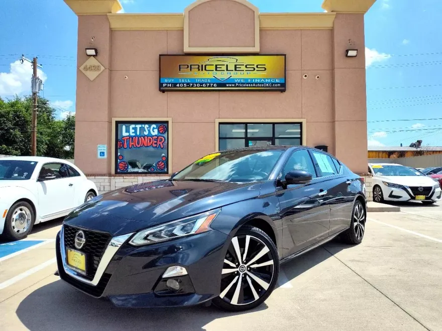 2019 Nissan Altima 2.5 Platinum photo 1