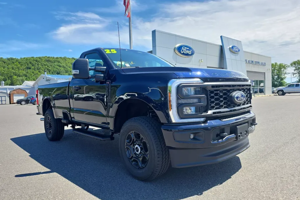 2025 Ford F-350 XL photo 1